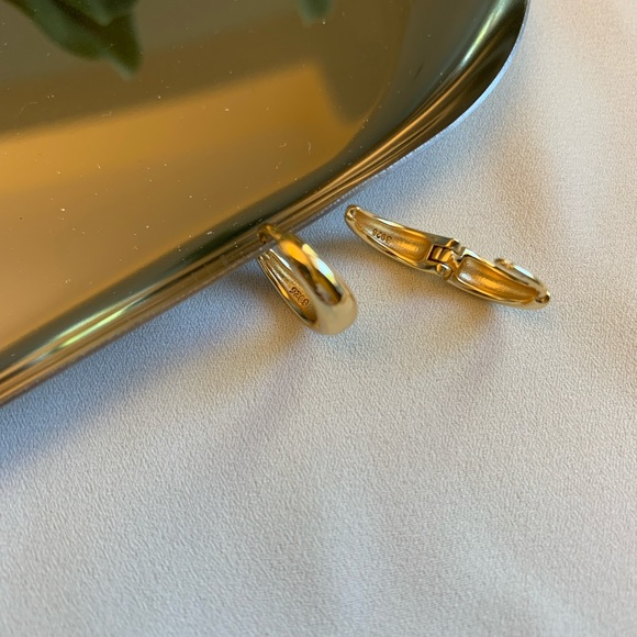 [🍍2 for $22] Simple Mini Gold Hoops - Picture 3 of 7